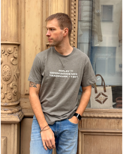 Ανδρικό Λινό T-shirt Replay M3415.24038.583 T-SHIRTS Ανδρικό Λινό T-shirt Replay M3415.24038.583 T-SHIRTS