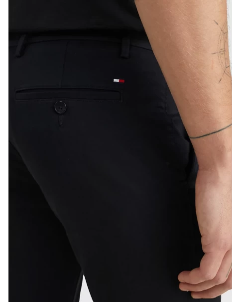 Men's Black Chino Pants Tommy Hilfiger Bleecker MW0MW26619 TROUSERS Men's Black Chino Pants Tommy Hilfiger Bleecker MW0MW26619 TROUSERS
