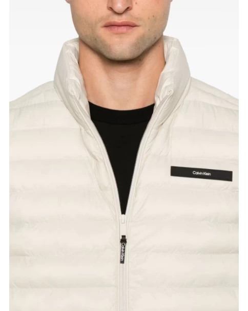 Αμάνικο Μπουφάν Calvin Klein K10K113470 Stony Beige Αμάνικο Μπουφάν Calvin Klein K10K113470 Stony Beige
