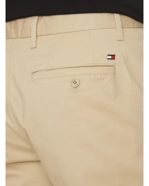 Ανδρική Βερμούδα Chino Tommy Hilfiger HARLEM MW0MW23568 Beige/Black BERMUDAS Ανδρική Βερμούδα Chino Tommy Hilfiger HARLEM MW0MW23568 Beige/Black BERMUDAS